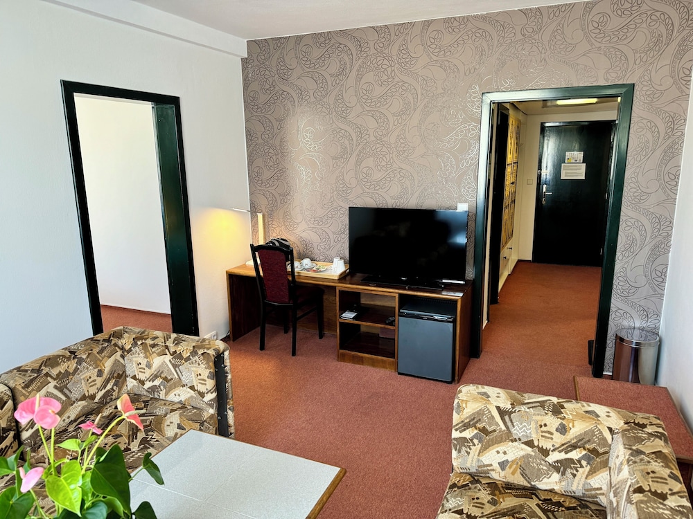 Comfort Suite photo 3