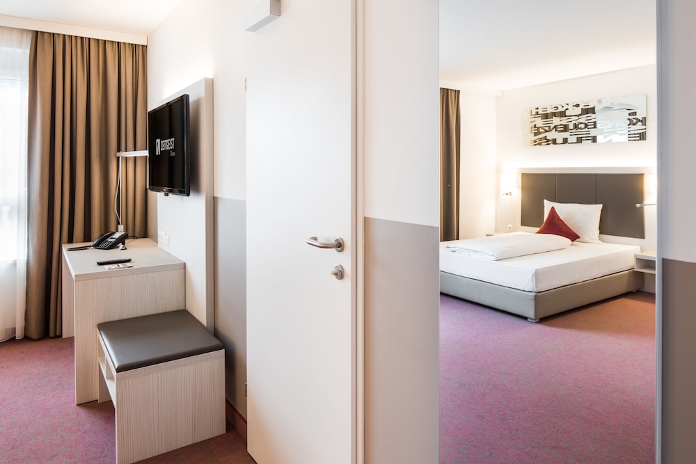 Standard Double Room, Accessible photo 2