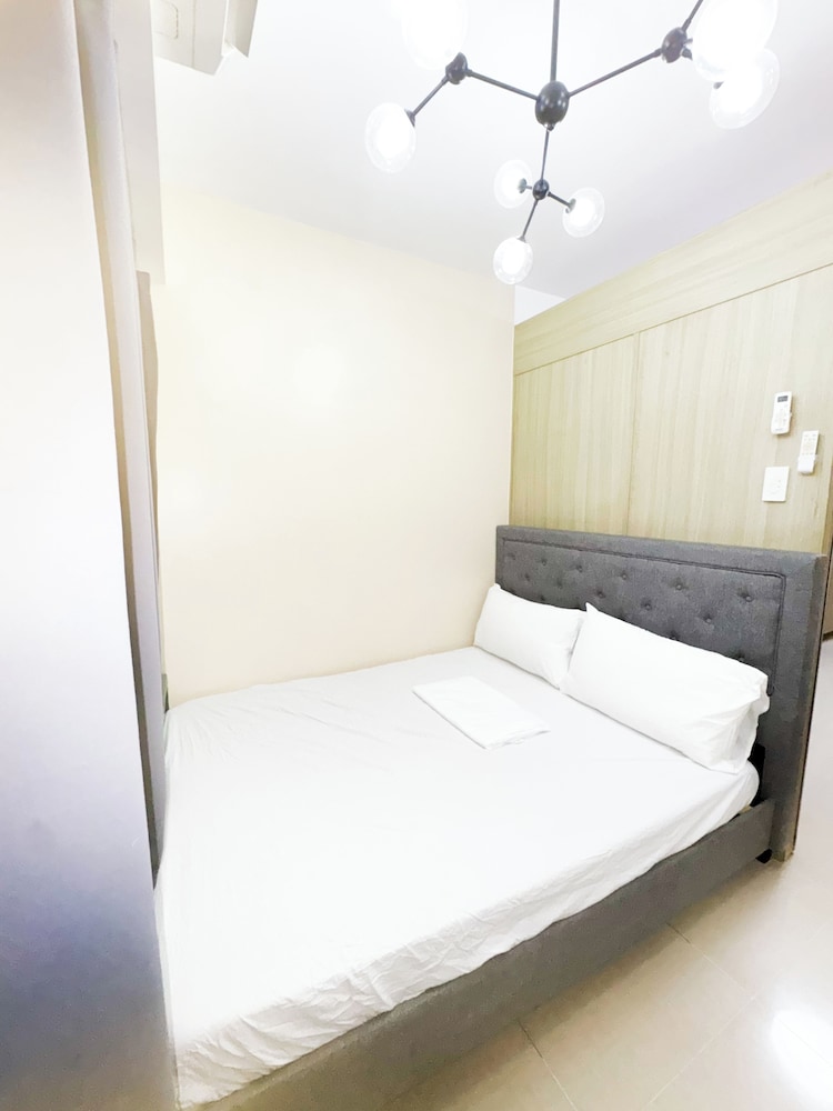 Panoramic Condo, Pool Access, Pool View photo 3