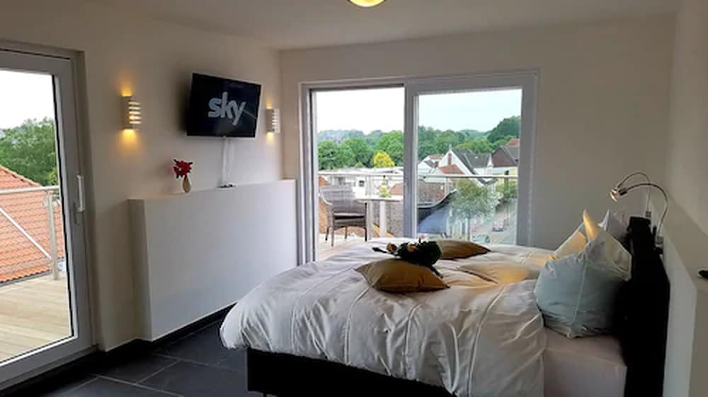 Premium Suite, 1 Bedroom, Microwave, City View (Nord) photo 2