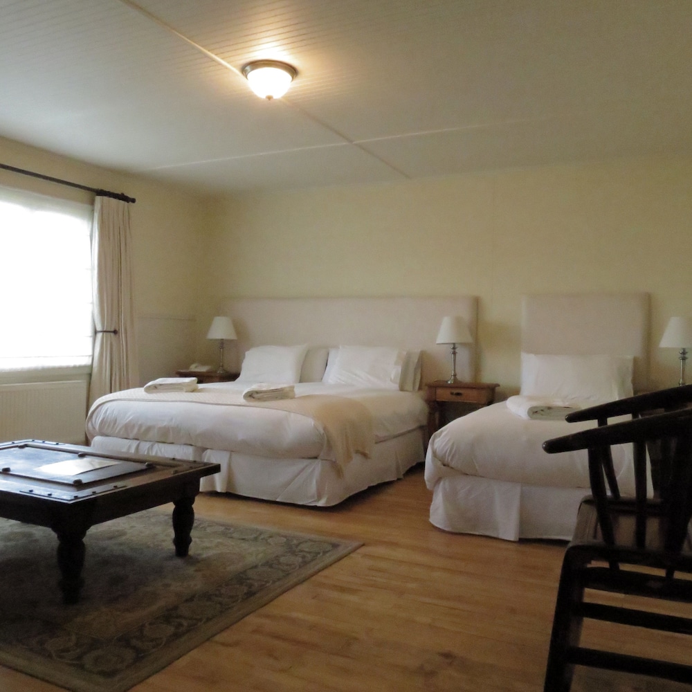 Triple Room (Triple Plaza en suite) photo 2