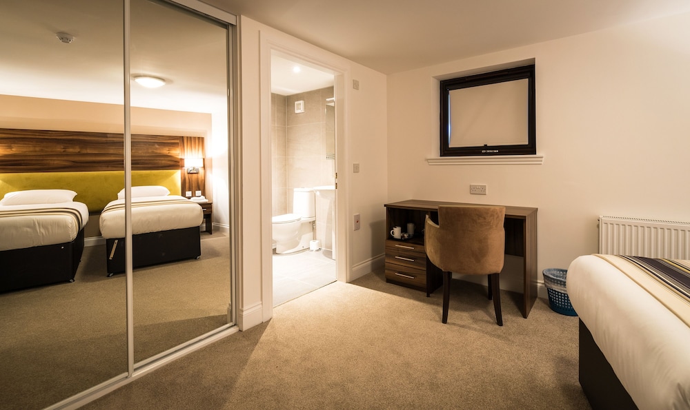 Superior Twin Room, Ensuite (Large Twin Room) photo 3