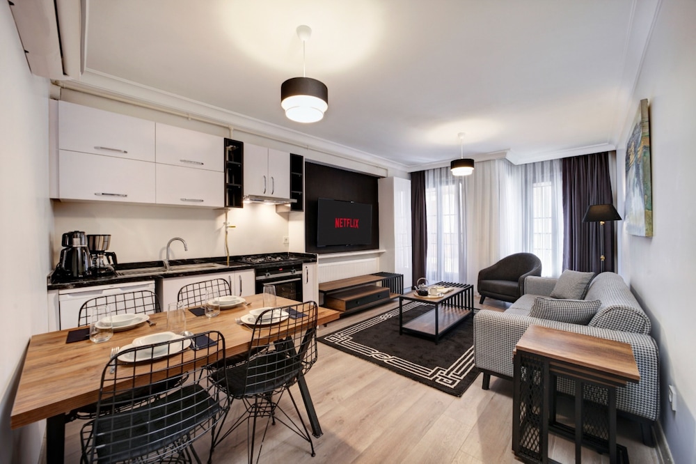 Deluxe Suite photo 1