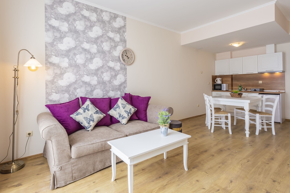Comfort Apartment, 2 Bedrooms, Balcony, Sea View photo 1