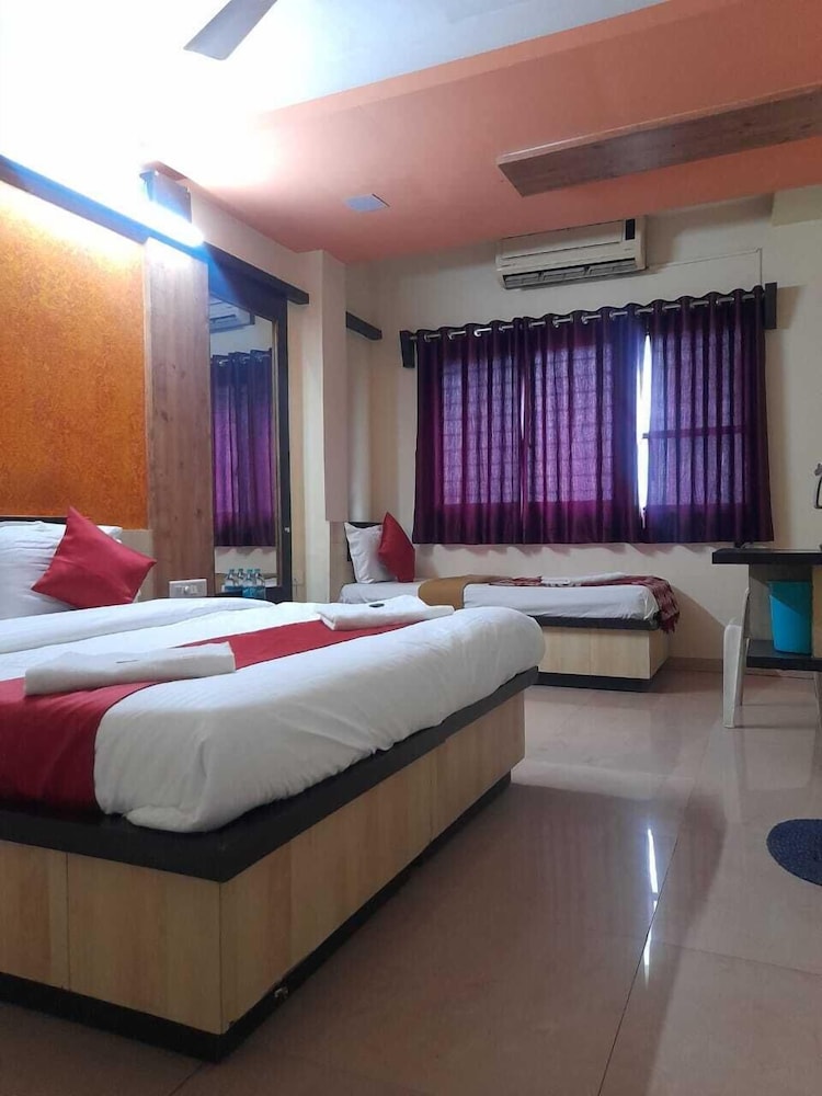 Deluxe Triple Room photo 3