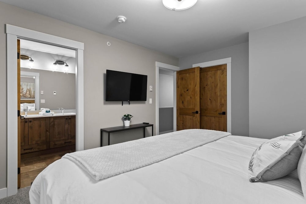 Townhome, 3 Bedrooms photo 2