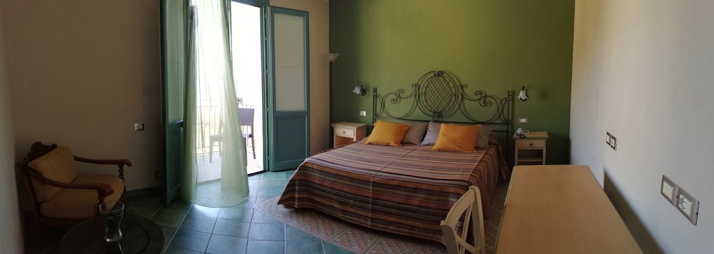 Executive Double Room, Sea View - Photo 2