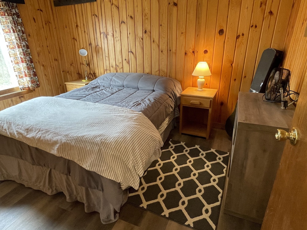 Comfort Cabin, 2 Double Beds, Non Smoking (Grandpa Jim's Cabin)