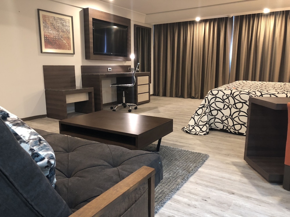 Deluxe Suite, 1 King Bed