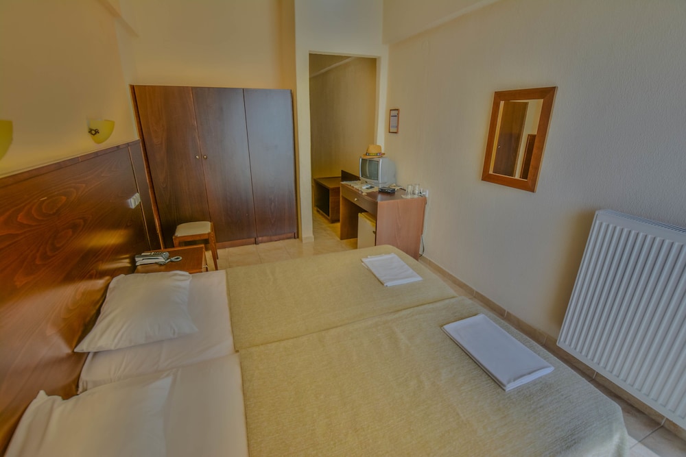 Basic Double Room, Garden View - Photo 1