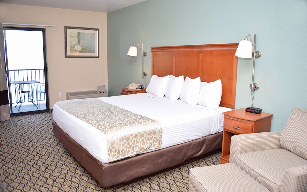King Bed Lakefront Balcony photo 1