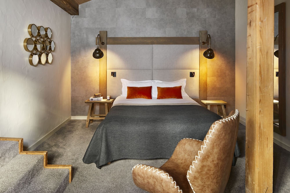 Superior Suite - Photo 1