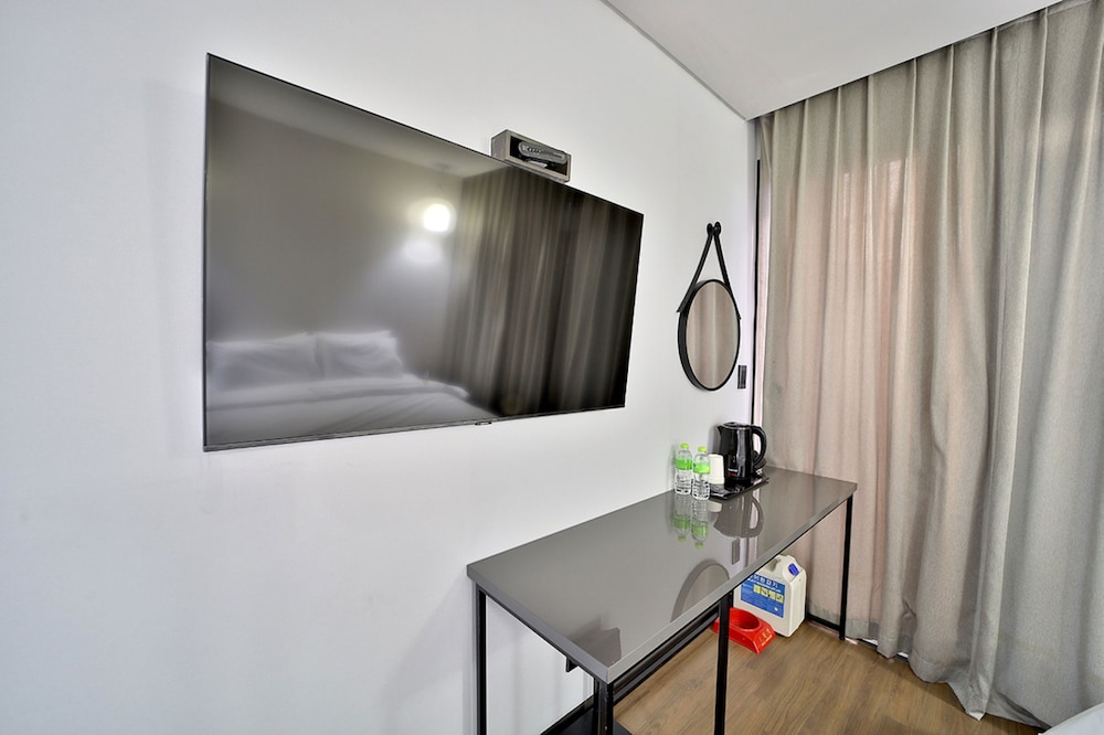 Signature Twin Room (Check-in time 6PM) photo 3