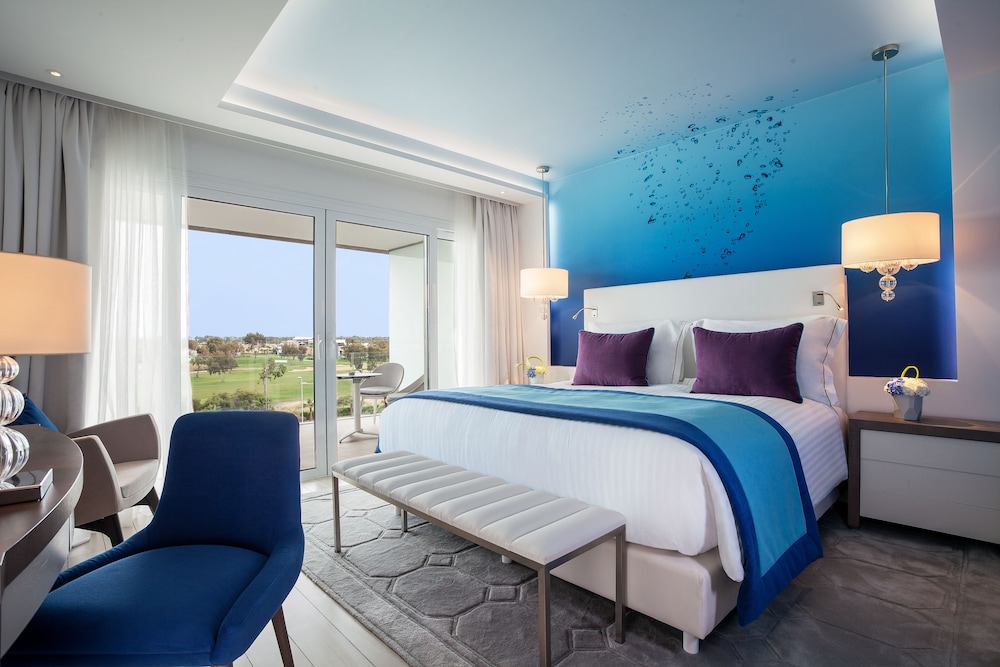 Superior Room, 1 King Bed, Garden View