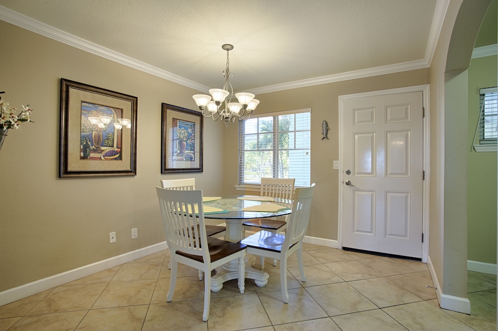 Premium Condo, 2 Bedrooms photo 2