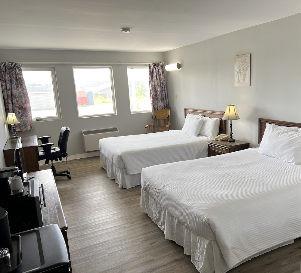 Deluxe Room, 2 Queen Beds - Photo 1