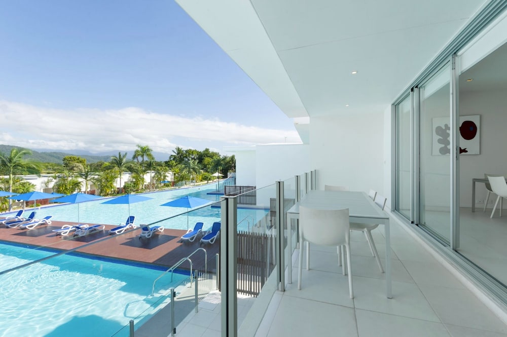 3 Bedroom Sunset Pool View