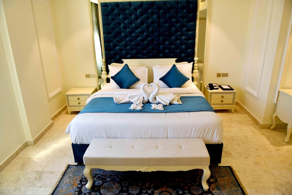 Junior Suite, 1 King Bed, Non Smoking (Aircondition) photo 1