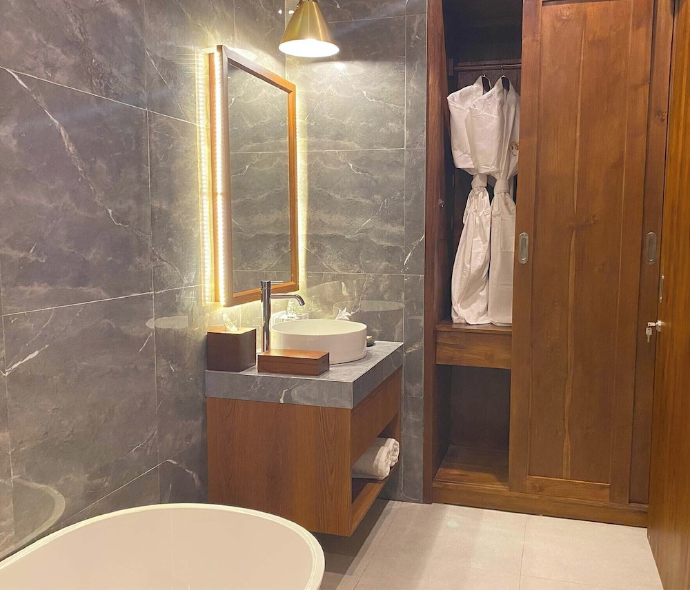Deluxe Twin Room - Photo 2