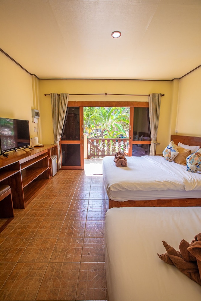 Triple Room, Beachside photo 3