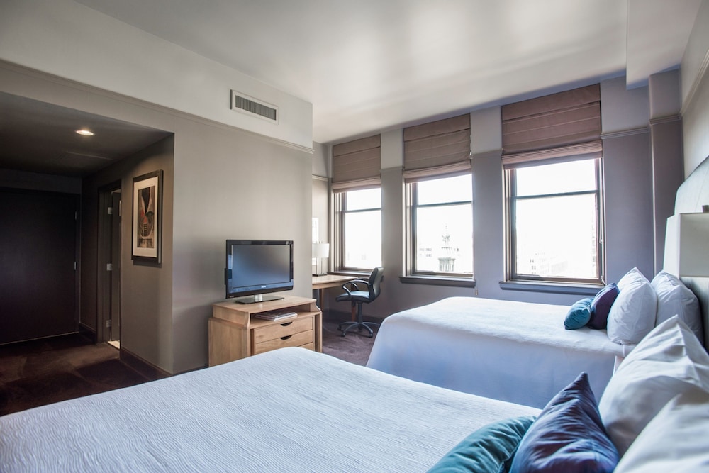 Deluxe Room, 2 Queen Beds - Photo 3