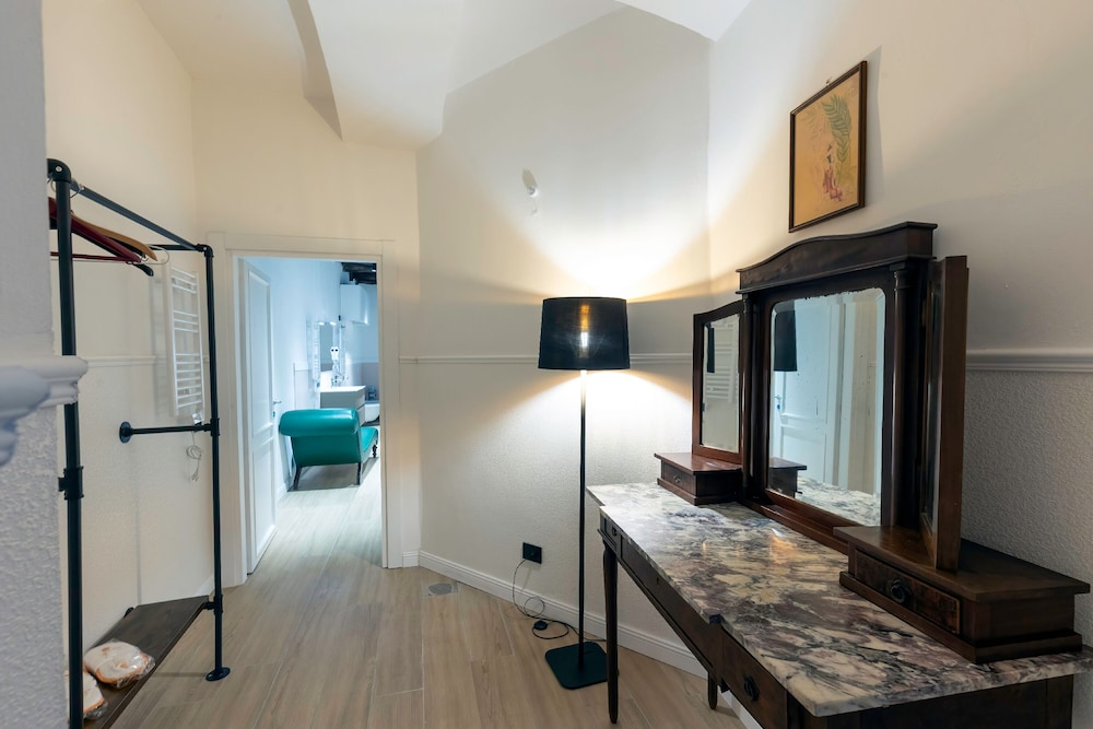 Family Studio Suite, Annex Building