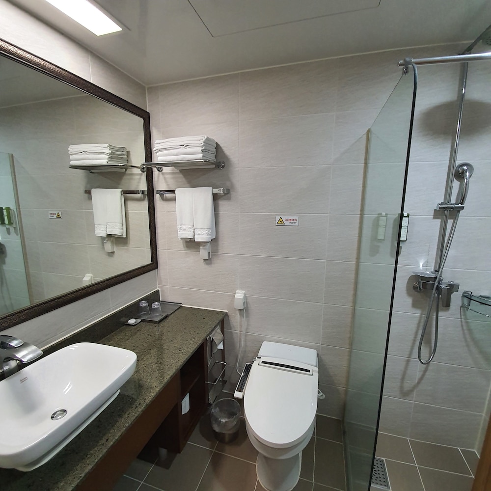 Deluxe Triple Room photo 2