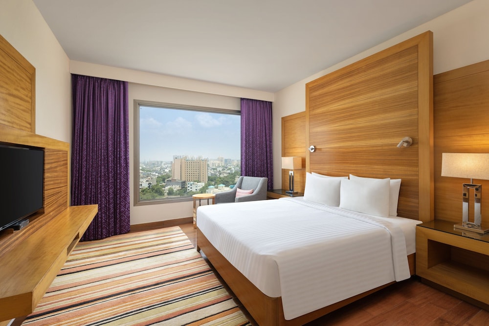 Club Suite, 1 Bedroom - Photo 3