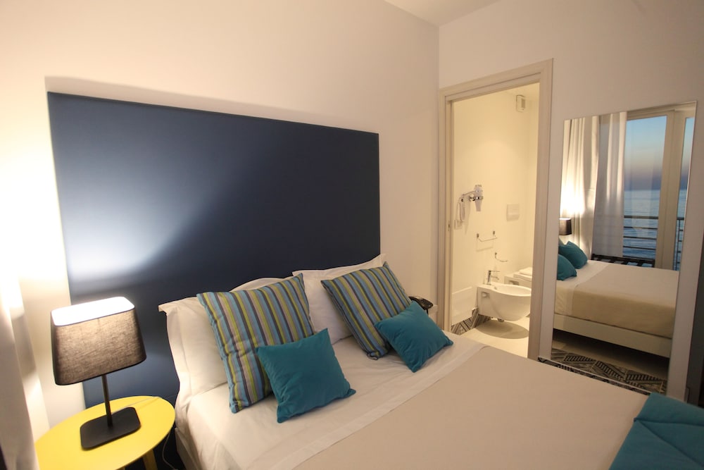 Economy Twin Room, 1 Double Bed photo 2