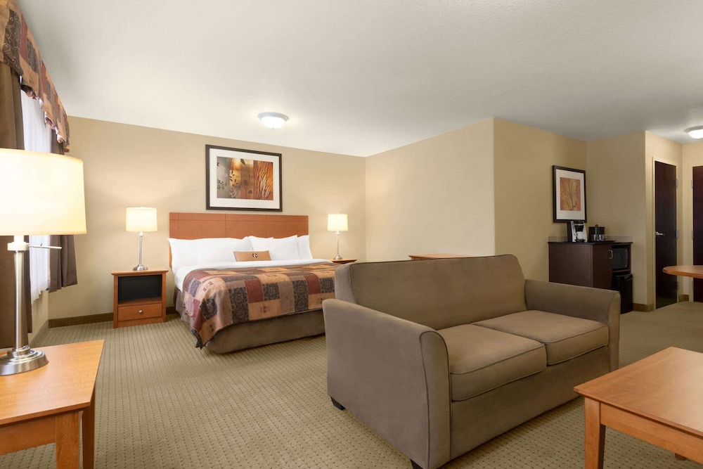 Upgraded, Suite, 1 King Bed with Sofa bed, Non Smoking, Fireplace