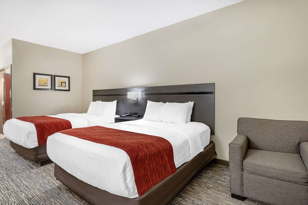 Room, 2 Queen Beds, Accessible, Non Smoking - Photo 1