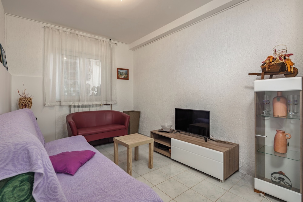 Family Apartment, 2 Bedrooms (Countryside Apartment Giani) photo 1