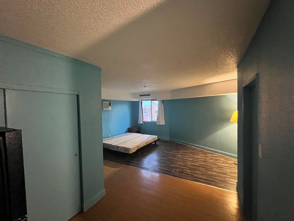 Classic Apartment, City View