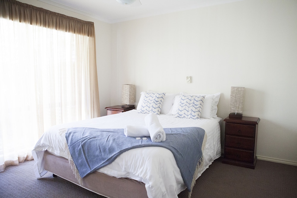 Bedroom 4 Night Special photo 2