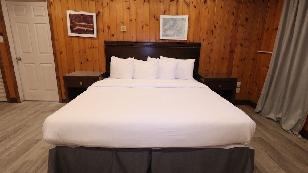 Luxury Room, 2 Bedrooms, Jetted Tub photo 2