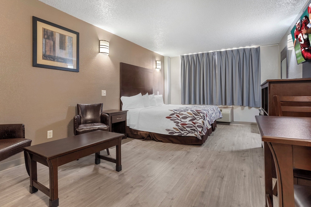 Suite, Multiple Beds, Non Smoking, Kitchen - Photo 2