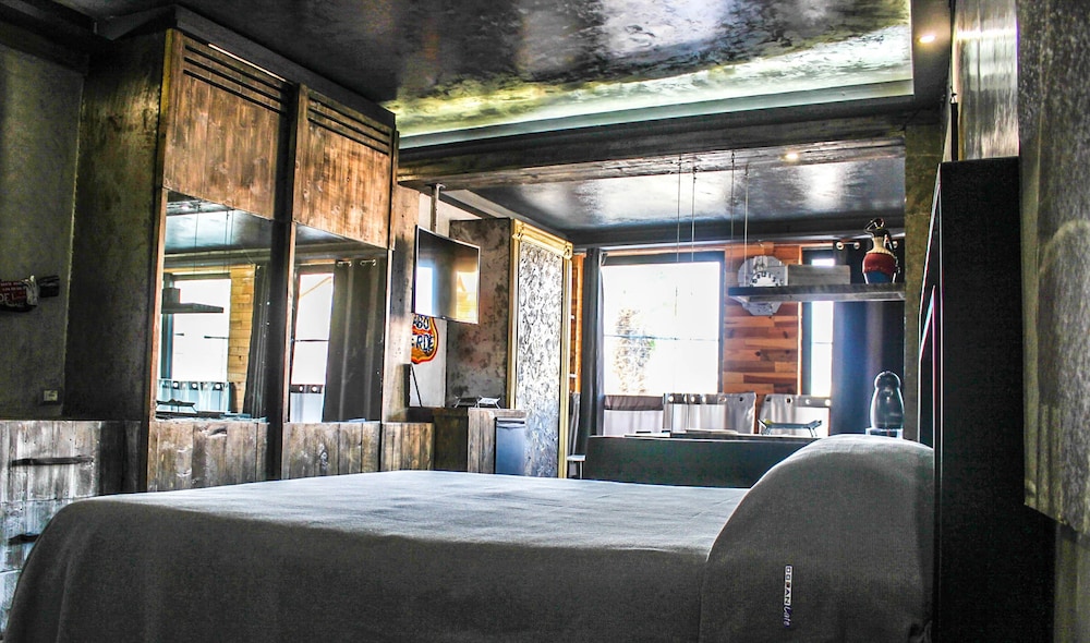 Exclusive Suite, City View, Executive Level photo 1