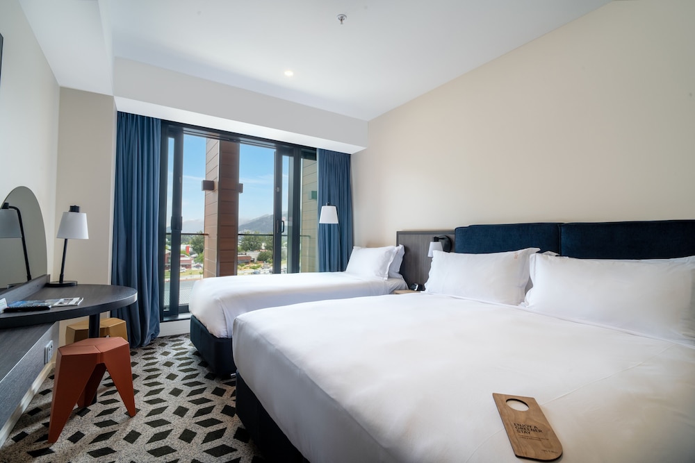 Standard Room, Multiple Beds, Balcony, Mountain View