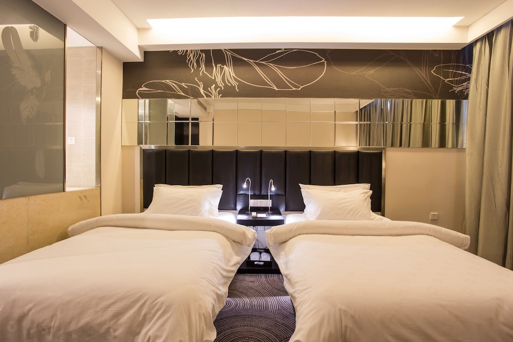 Twin Room (Extreme Sassy) photo 1