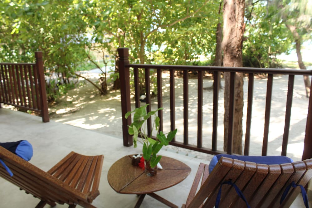 Deluxe Villa, 1 Bedroom, Garden View, Beachside photo 2