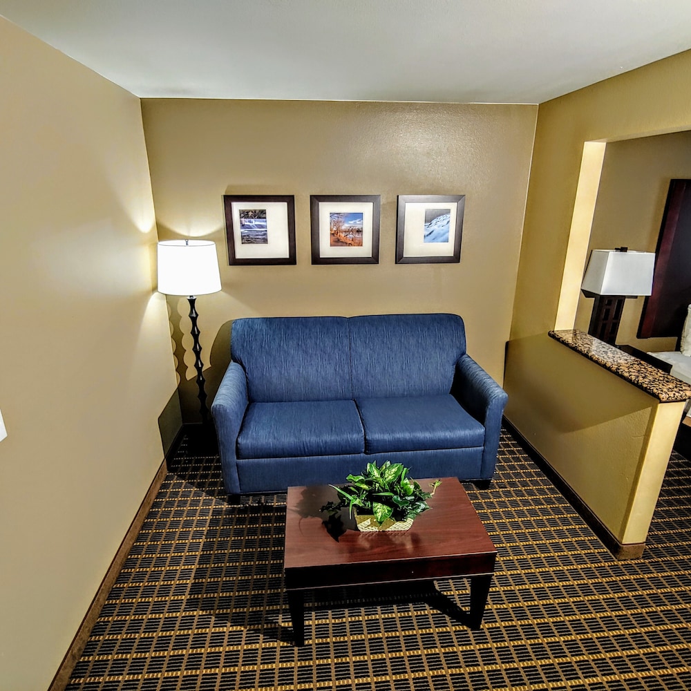 Suite, Multiple Beds, Non Smoking - Photo 10