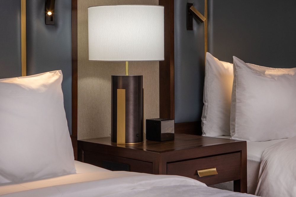 Deluxe Room, 2 Queen Beds (Balcony) - Photo 3