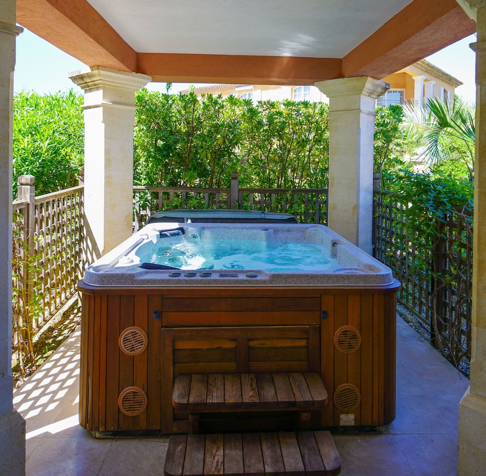 Suite, Jetted Tub (Diamant) - Photo 10