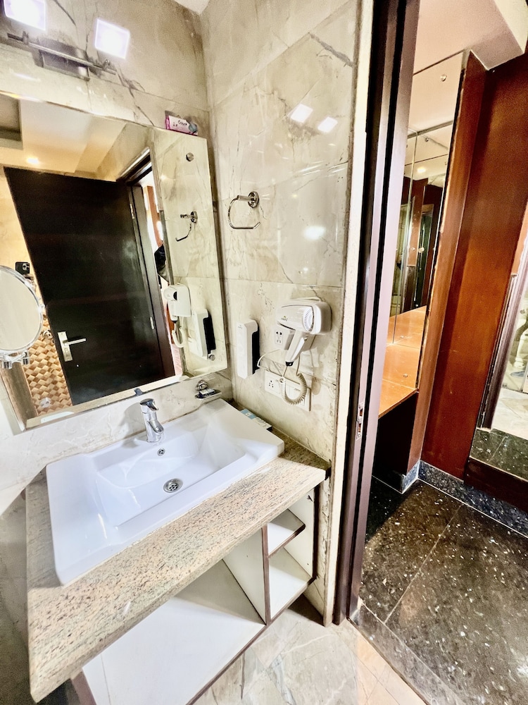 Luxury Suite photo 3