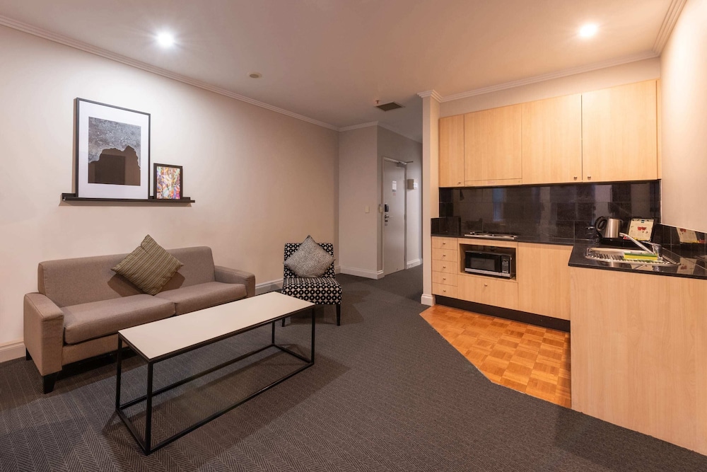 Basic Apartment, 1 King Bed