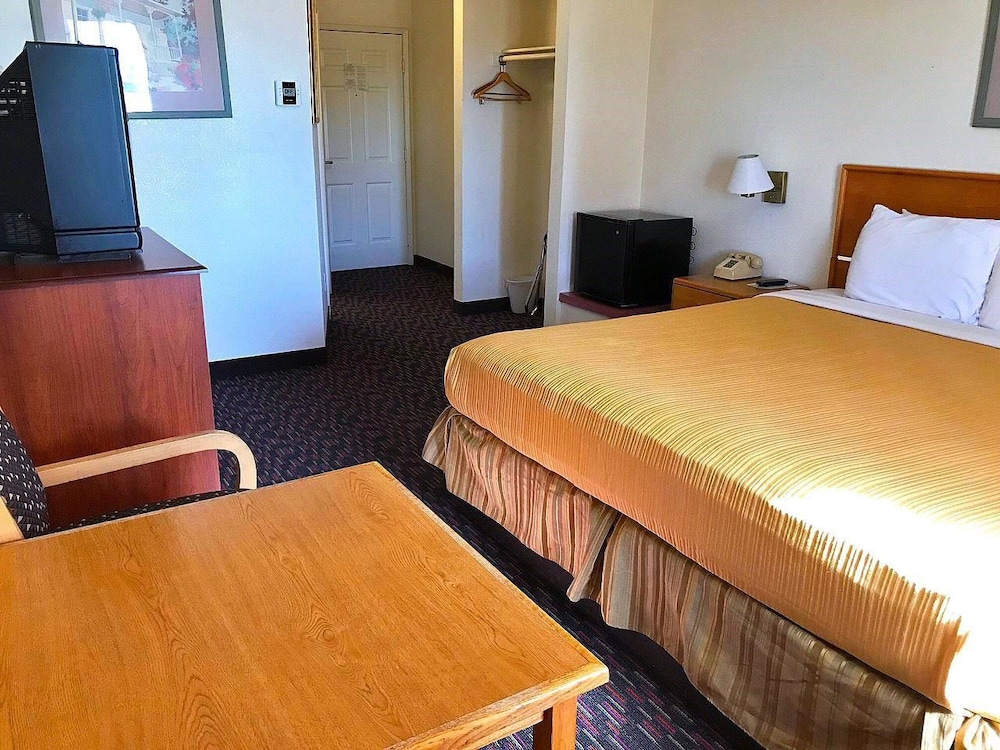 Room, 1 King Bed - Photo 1