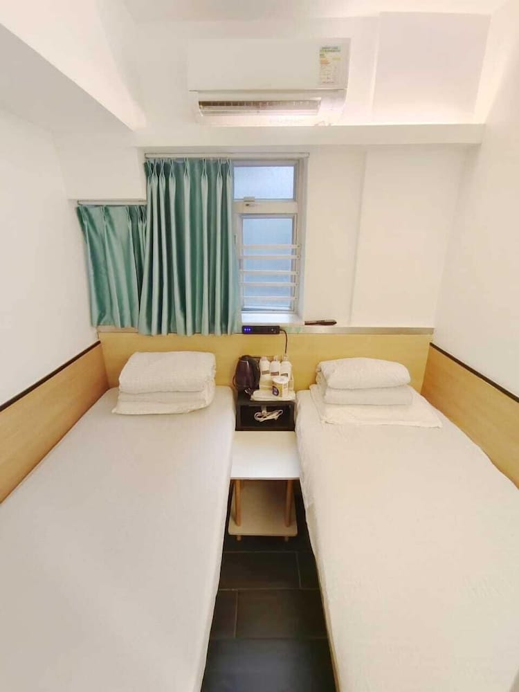 Standard Twin Room - Photo 4