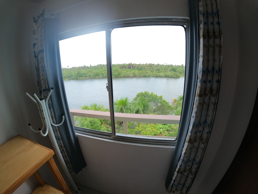 Standard Double Room - Photo 11