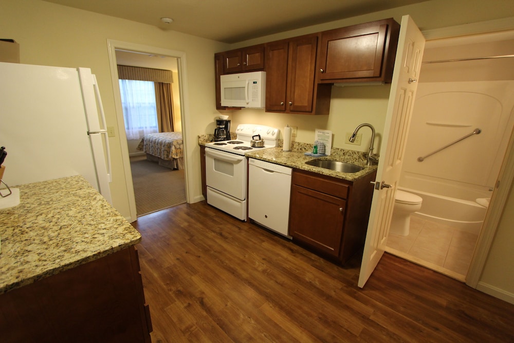 Traditional Condo, 1 Bedroom photo 2