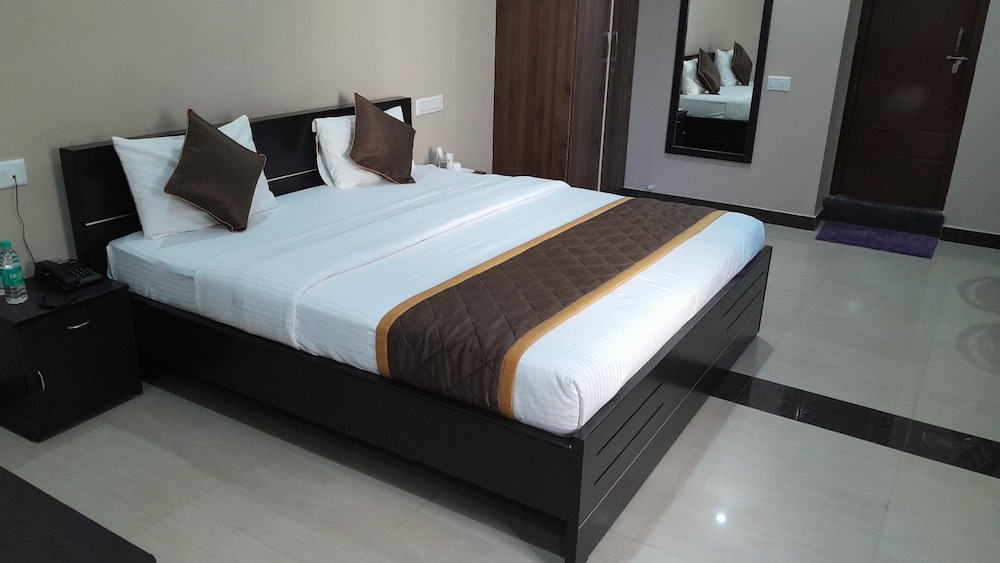 Deluxe Double Room - Photo 12